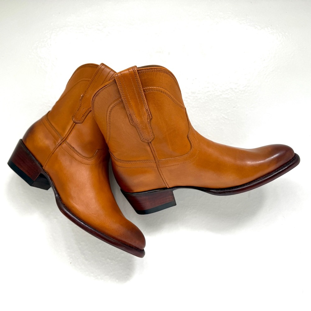 TECOVAS “THE PENNY” DESERT CALF TAN SIZE 6.5 B